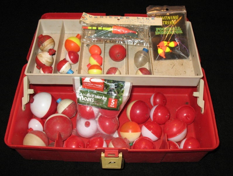 58 USED RED, WHITE, ORANGE PLASTIC FISHING BOBBERS FLOATS ASSO: SIZES W/ BOX