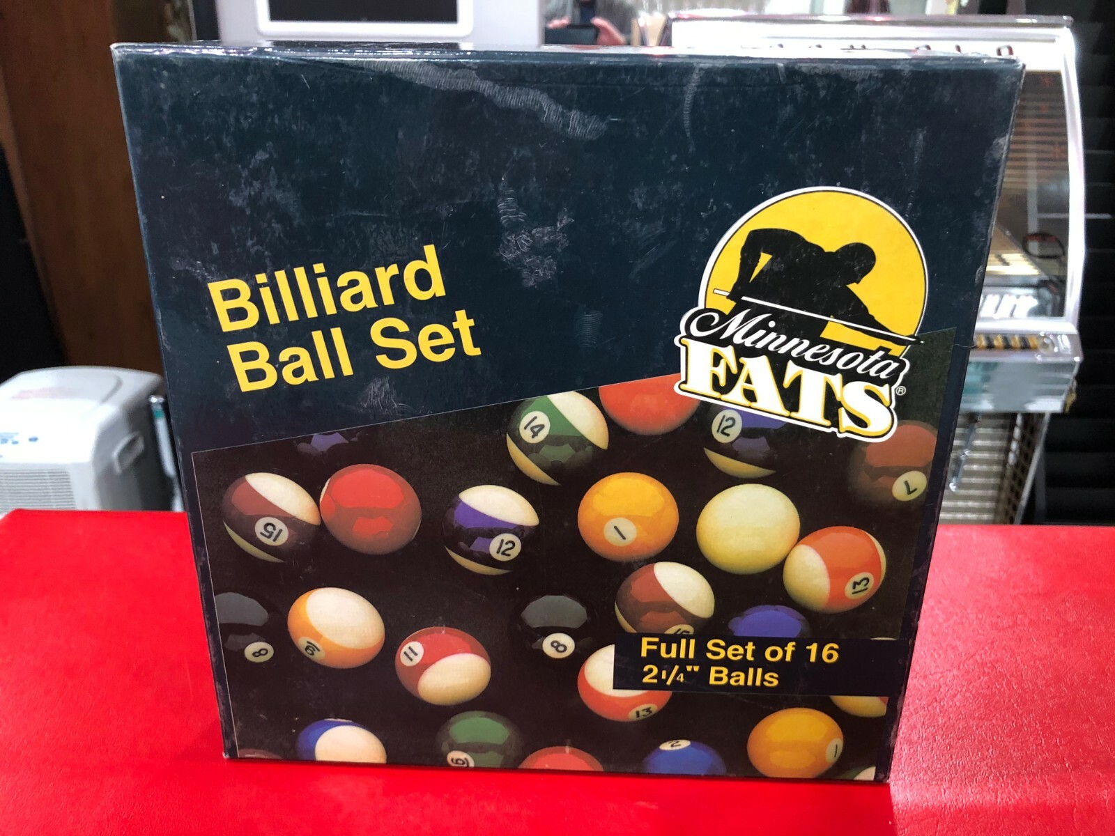 Minnesota Fats Billiard Ball Set (Sixteen 2 1/4 " Balls)  Vintage Look W/Box