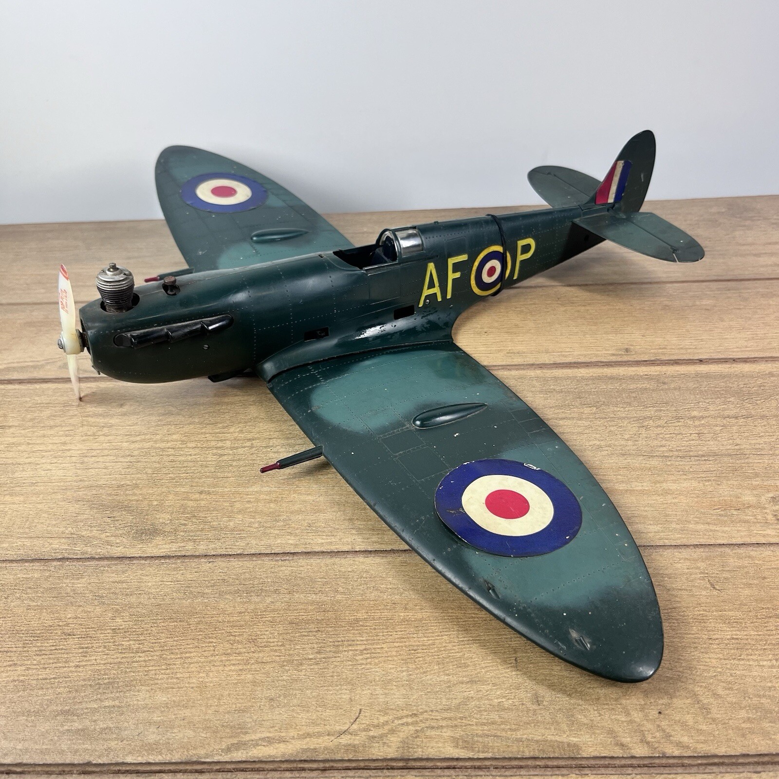 Vintage Cox Thimble Drome Spitfire #7800 RAF Gas Engine  Model Tether Airplane