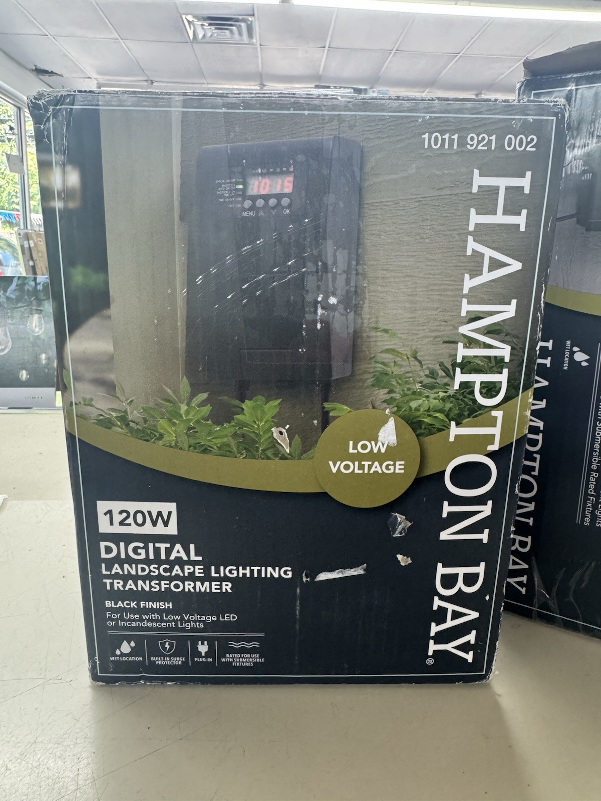 HAMPTON BAY 120W Landscape Lighting Transformer w/Dusk-to-Dawn 1011921002