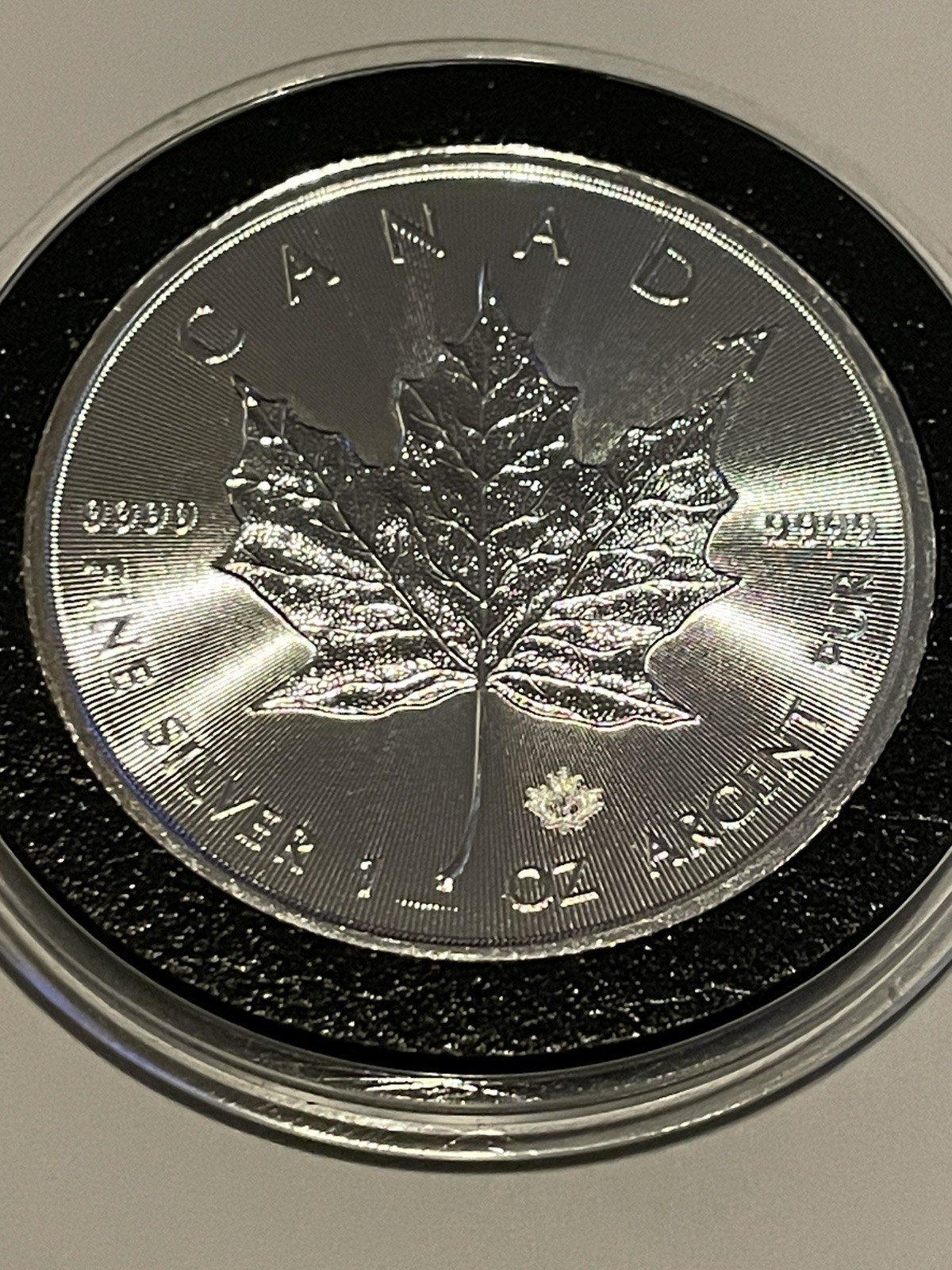 2018 Canada $5.00 Maple Leaf privy BU One Ounce .9999