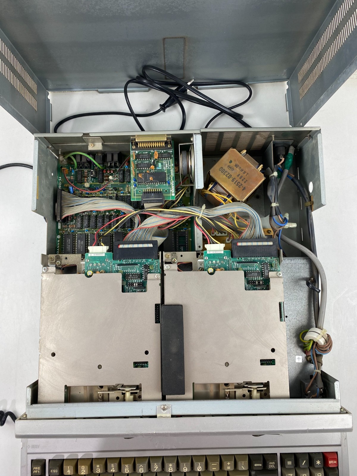 Vintage Sanyo MBC 555 Personal Computer Works