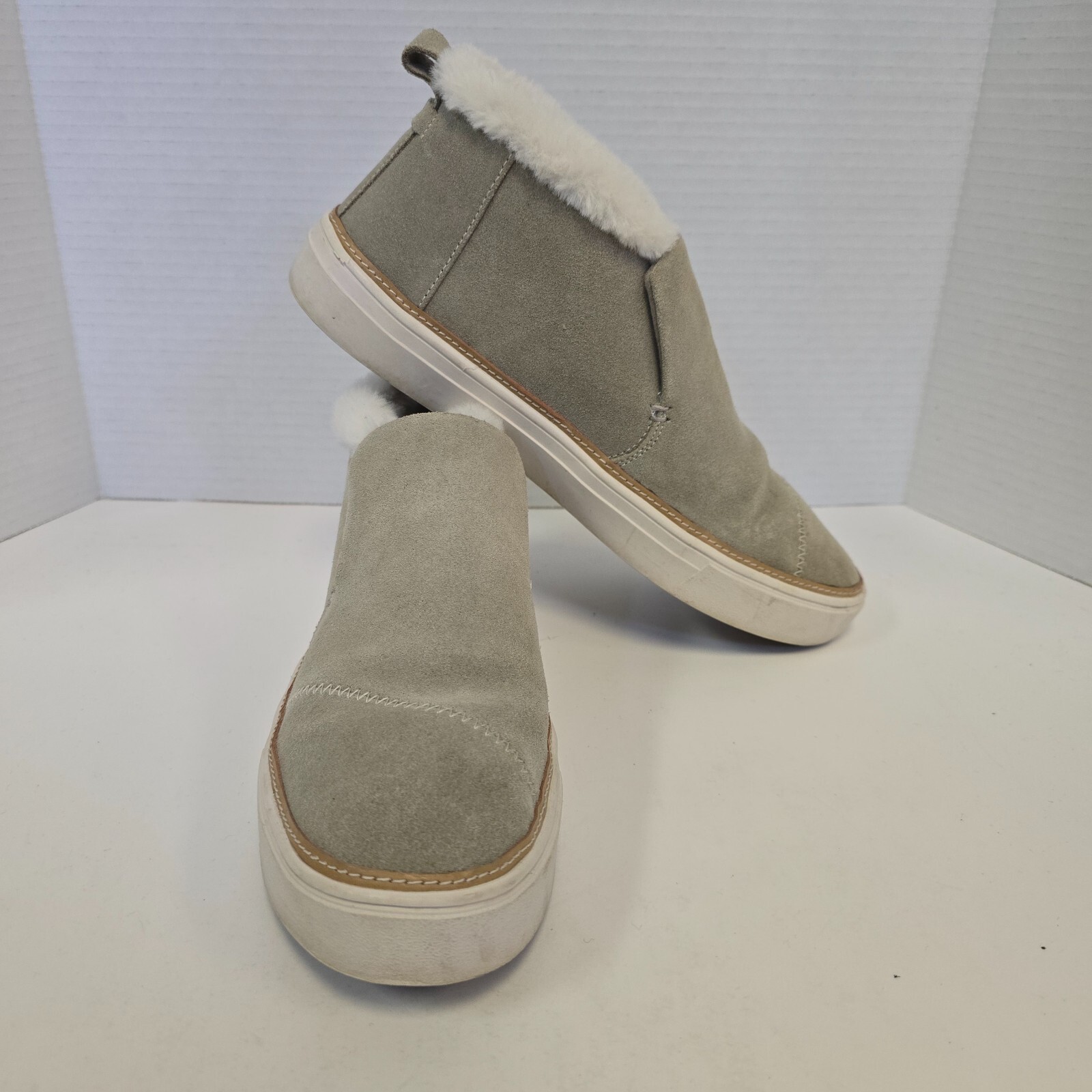 TOMS Paxton Slip On Ankle Boots Women 9.5 Faux Fur Suede Taupe Casual