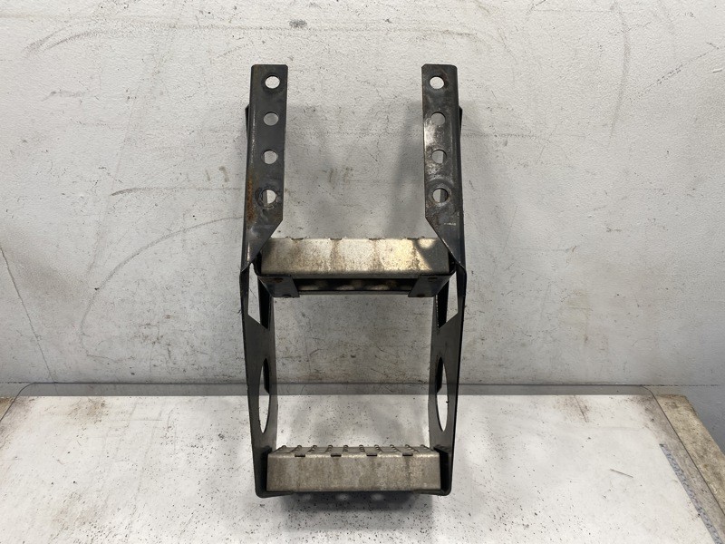 2022 Frame Step for Freightliner Cascadia (722-10317)