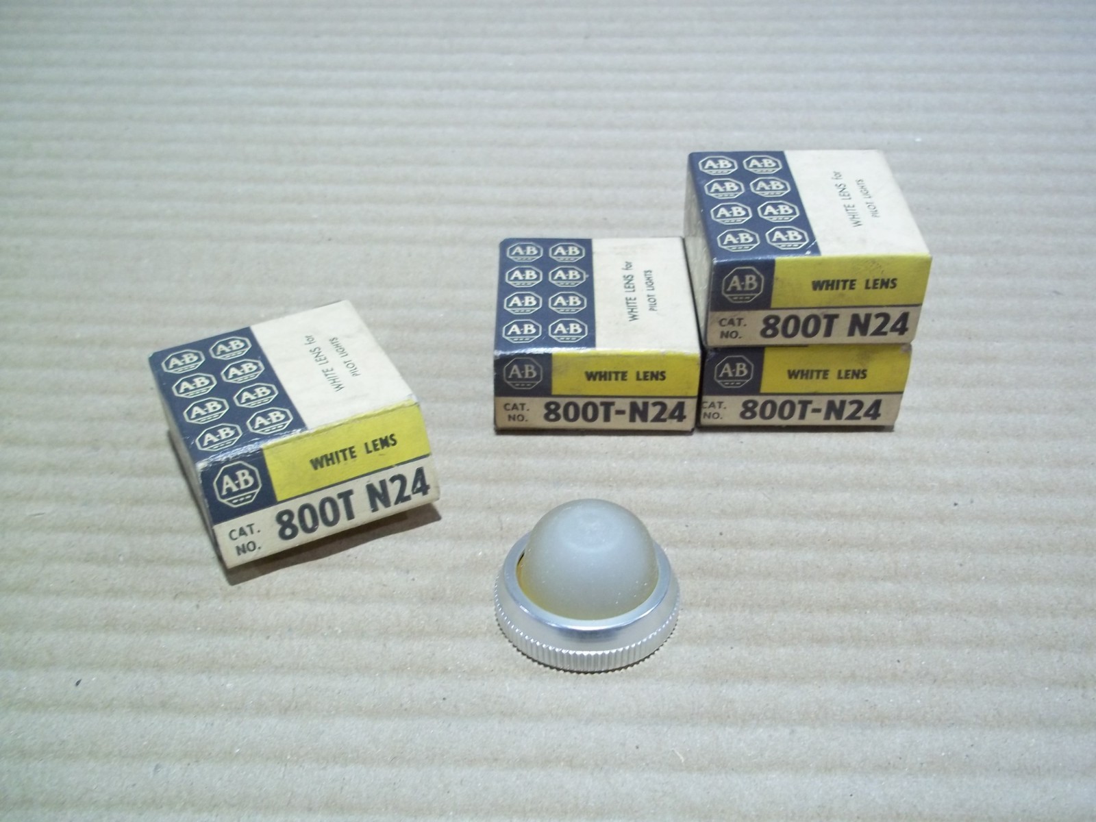 New Lot of 4 Allen Bradley 800T-N24  White Lens for Pilot Light 800TN24