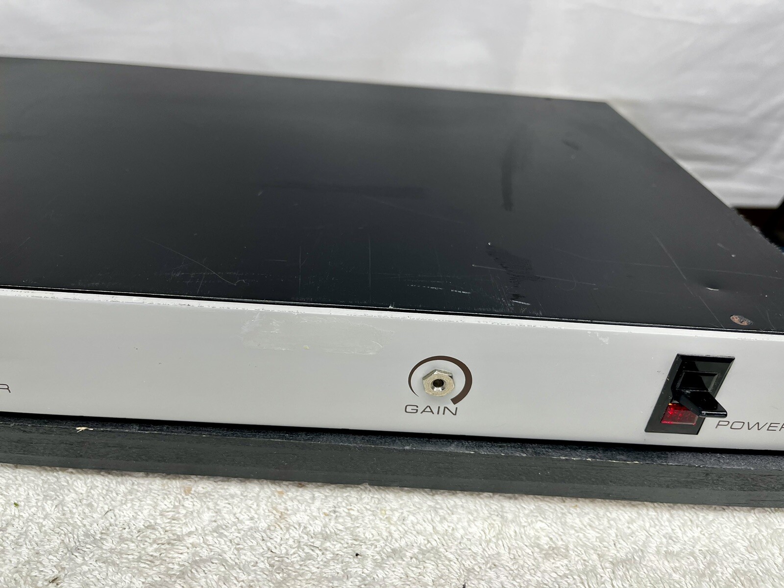 Shintron model 201 rackmount Audio Distribution Amplifier DA