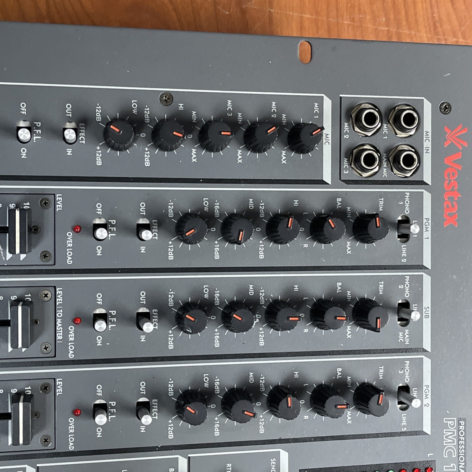 Vestax PMC-17A DJ NO CHARGER UNTESTED GOOD CONDITION!!!
