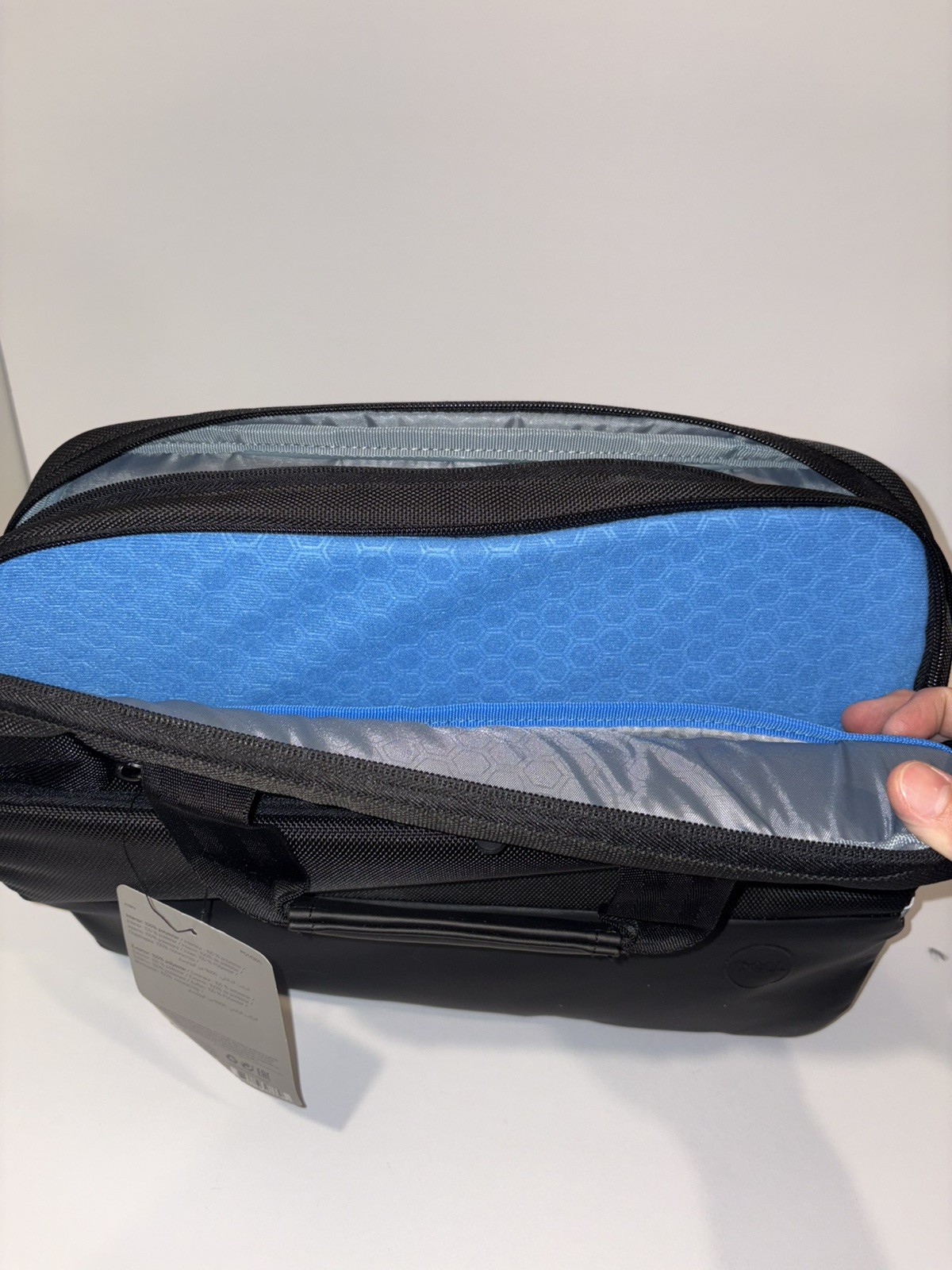 Dell Professional Briefcase For 14” Laptops With Shoulder Strap ( New With Tags)