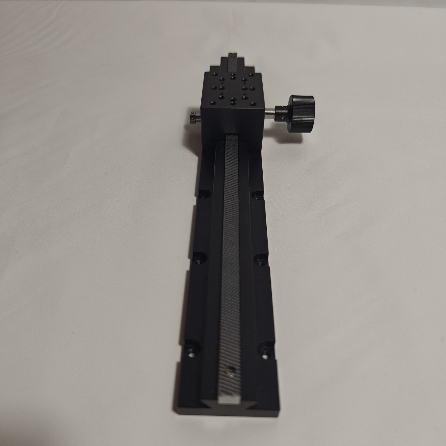 Misumi XLONG300 Manual X-Axis Stages Dovetail Rack & Pinion Long Stroke