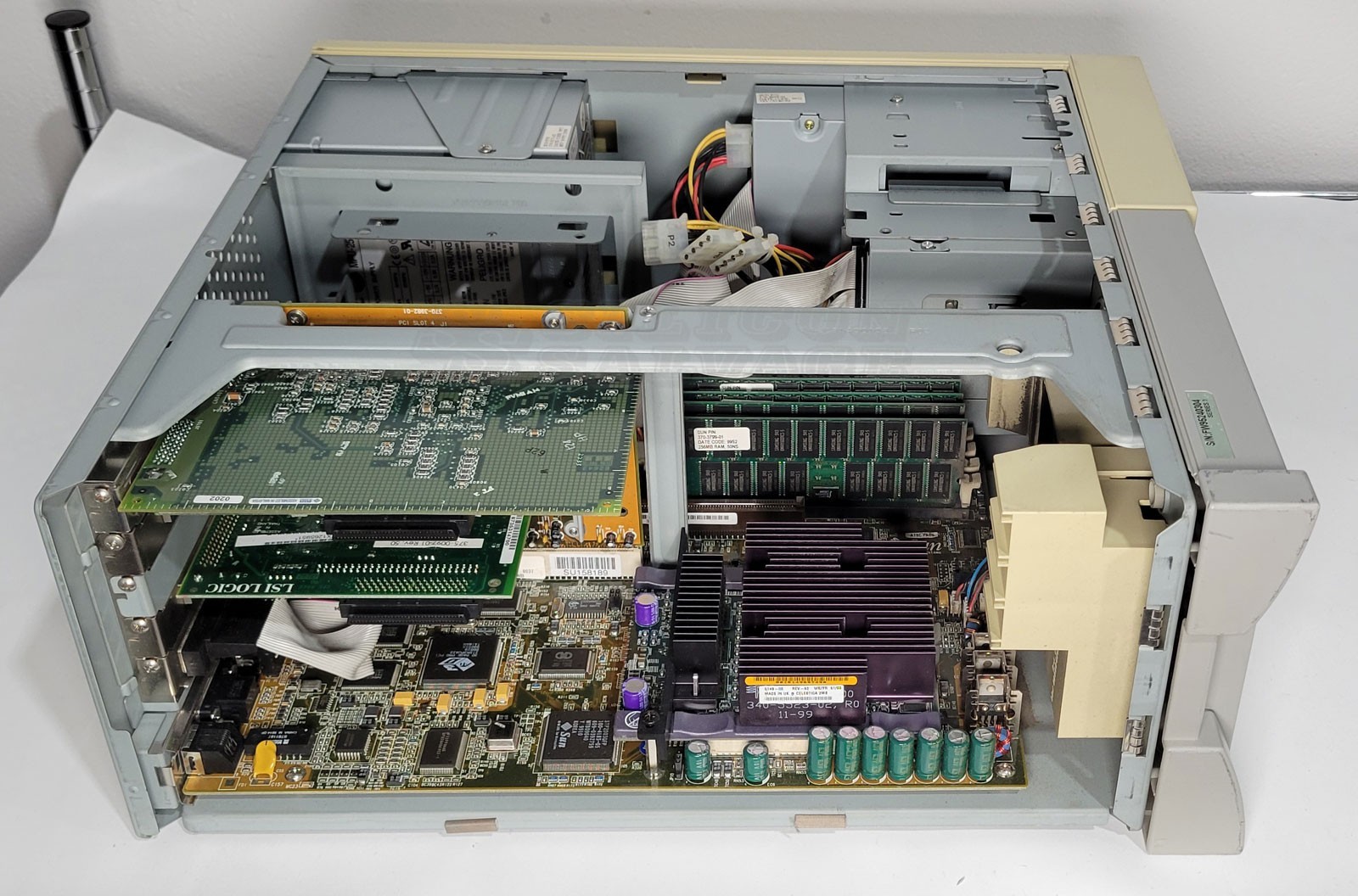 Sun Microsystems Ultra 10 Creator Workstation 440MHz 4 x 256MB