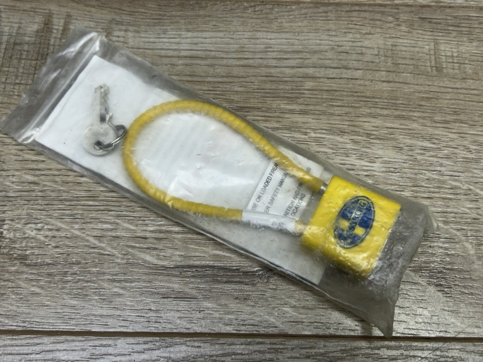 Vintage Mossberg Yellow Rifle / Shotgun Cable Lock w/ Keys New