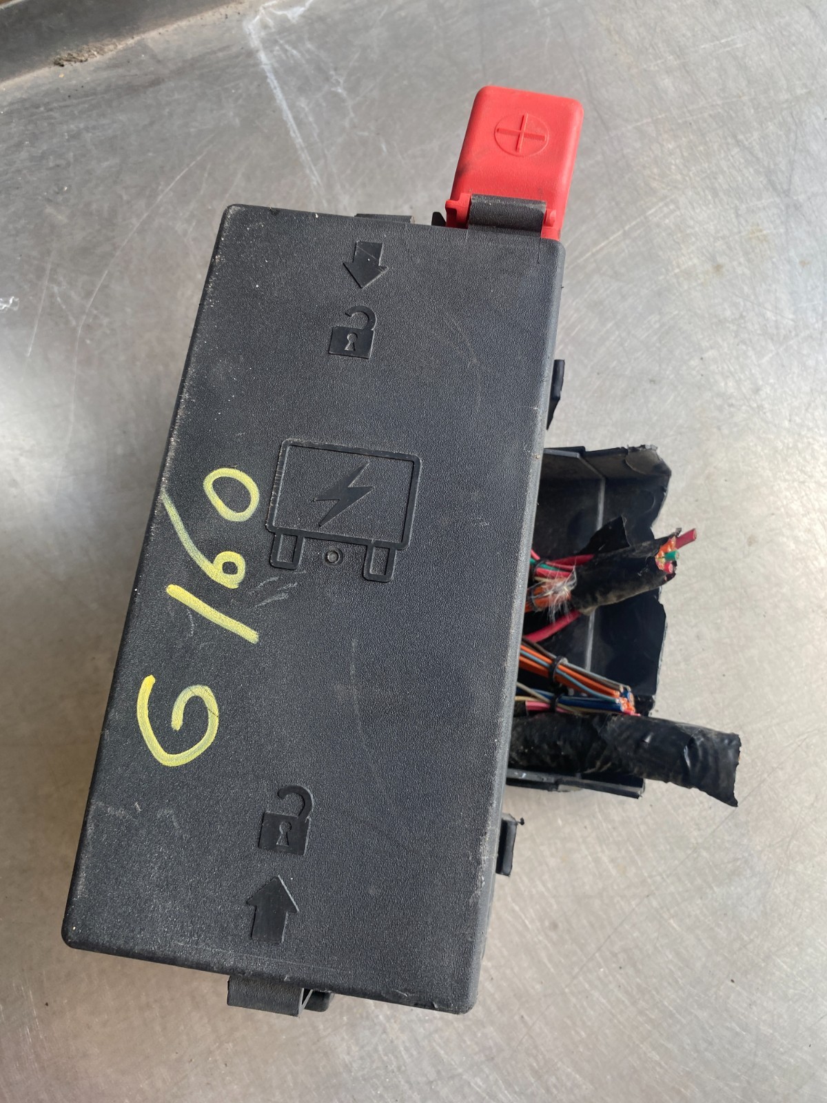 00-05 Cadillac Deville Fuse Box Junction Oem 15448284 Module 192 6C4 B3