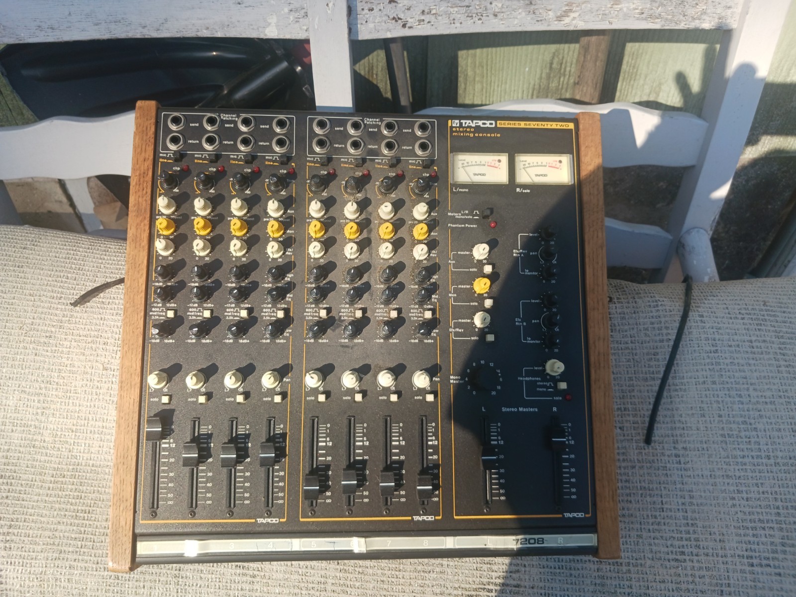 Mixer Audio Tapco 7280 Was In Box I Had To Throw Box Away Ask For More Info