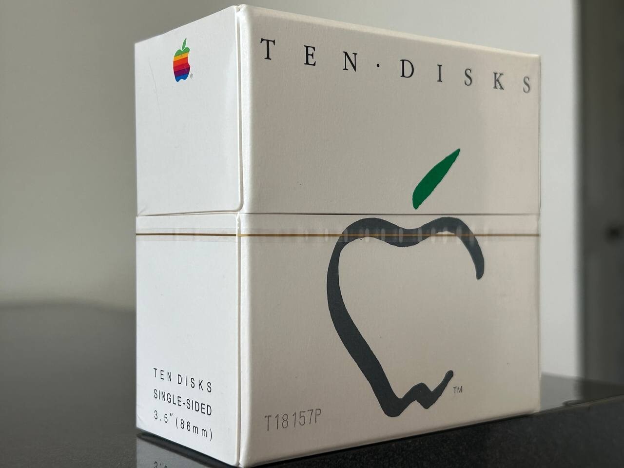 Apple M0500 Mac. Picasso package 3.5" Floppy Disks. Box of 10. Unopened NOS Seal