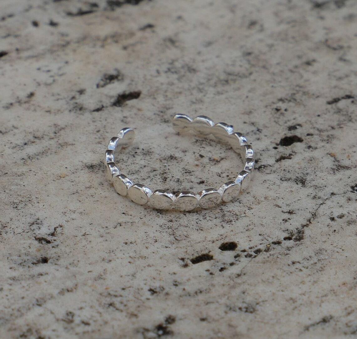 Solid Metal Women's Circle Link Adjustable Toe Ring 14k White Gold Plated Silver