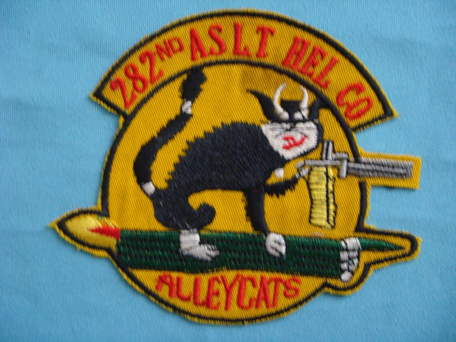 VIETNAM WAR PATCH, US 282nd ASSAULT HELICOPTER CO. 3rd PLATOON "ALLEY CATS"