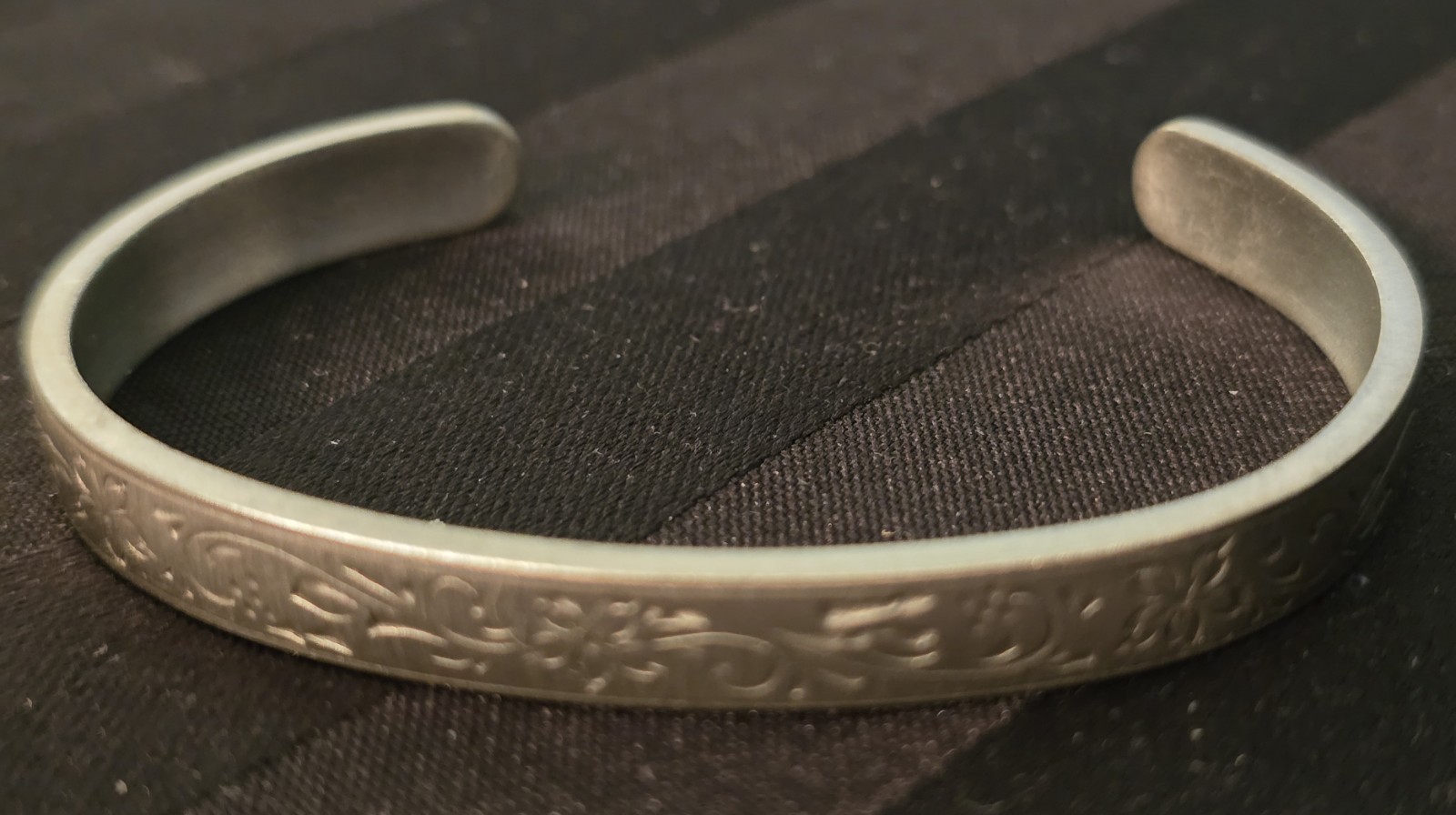 Vtg. Cuff Bracelet Pewter  Floral & Swirl Design Pre-owned