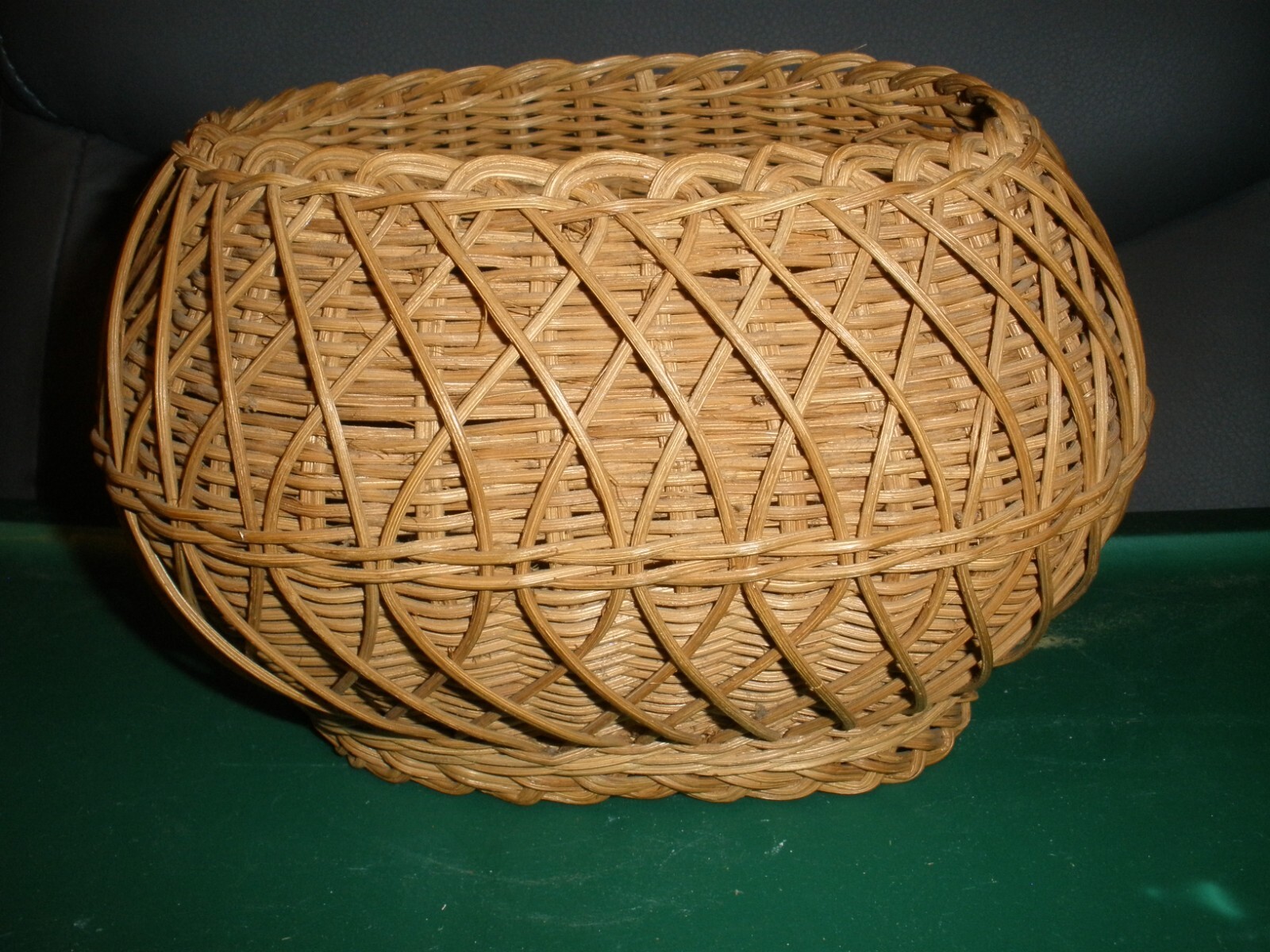 Vintage Woven Basket 7.5"x5"x5" Nice Oval Shape