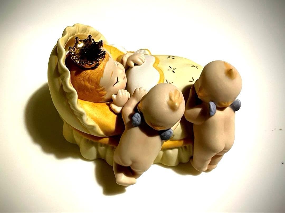 Kato Crafts Royal Kewpie Royal Dream Porcelain Figurine, Vintage 2001 Limited