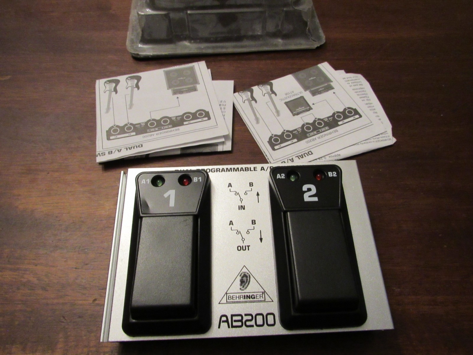 Behringer Dual A/B Switch AB200 Ultra Flexible Dual Programmable Footswitch