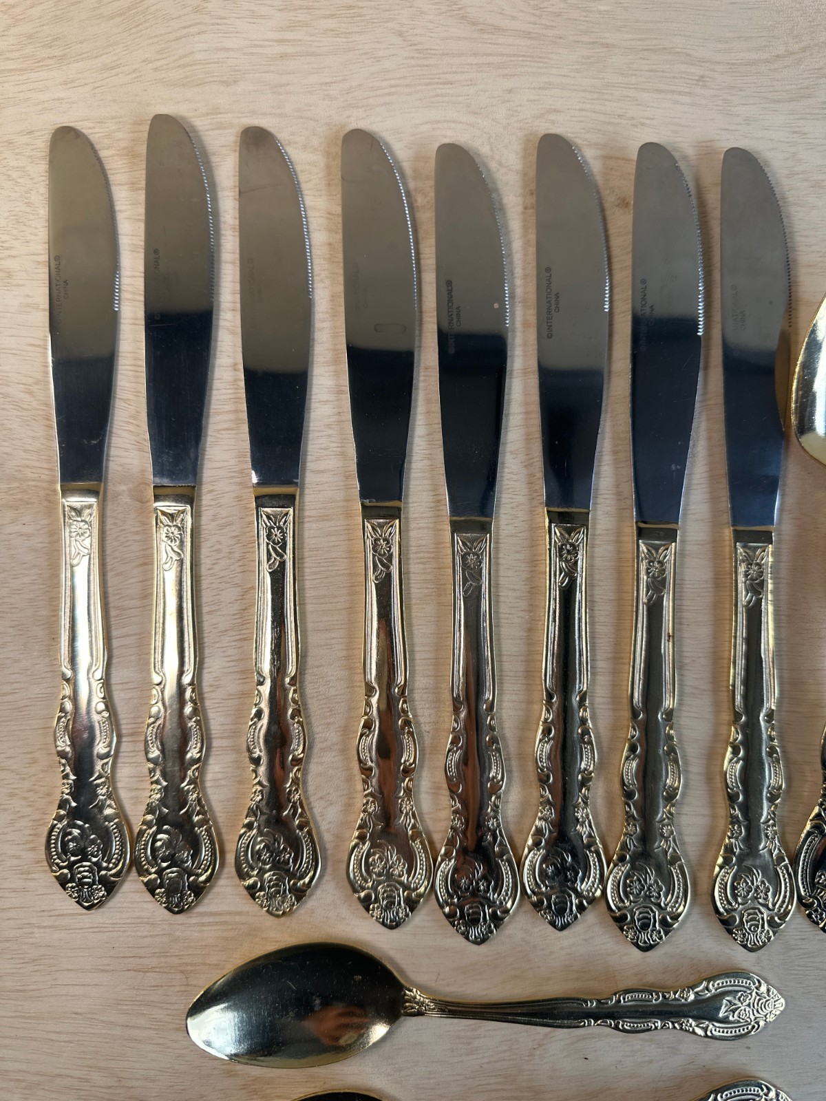 🔥 International Stainless Flatware Set Chantilly Pattern Rococo VTG 23 Pc Set