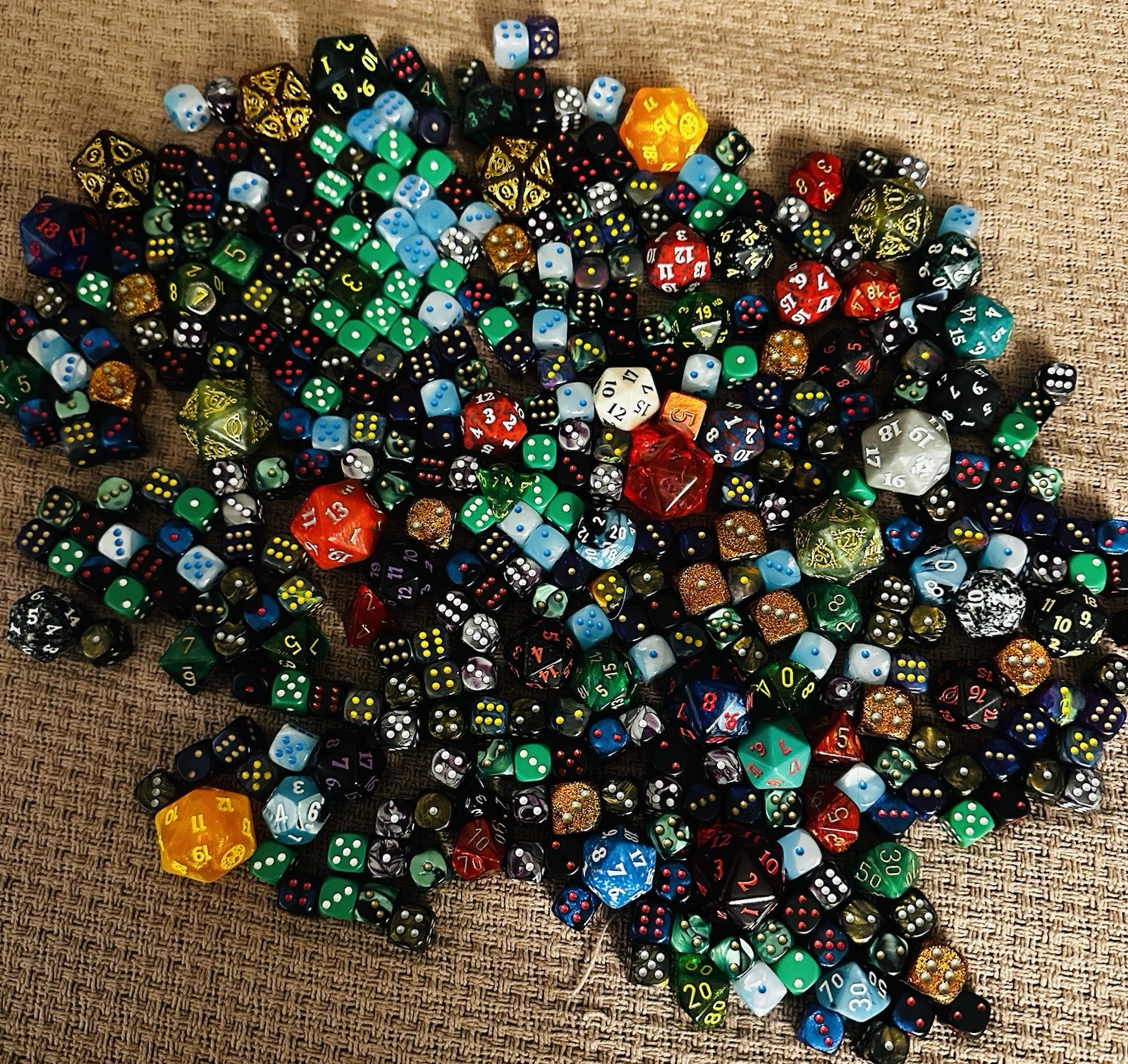 Dungeons And Dragons Dice 300+ Pieces