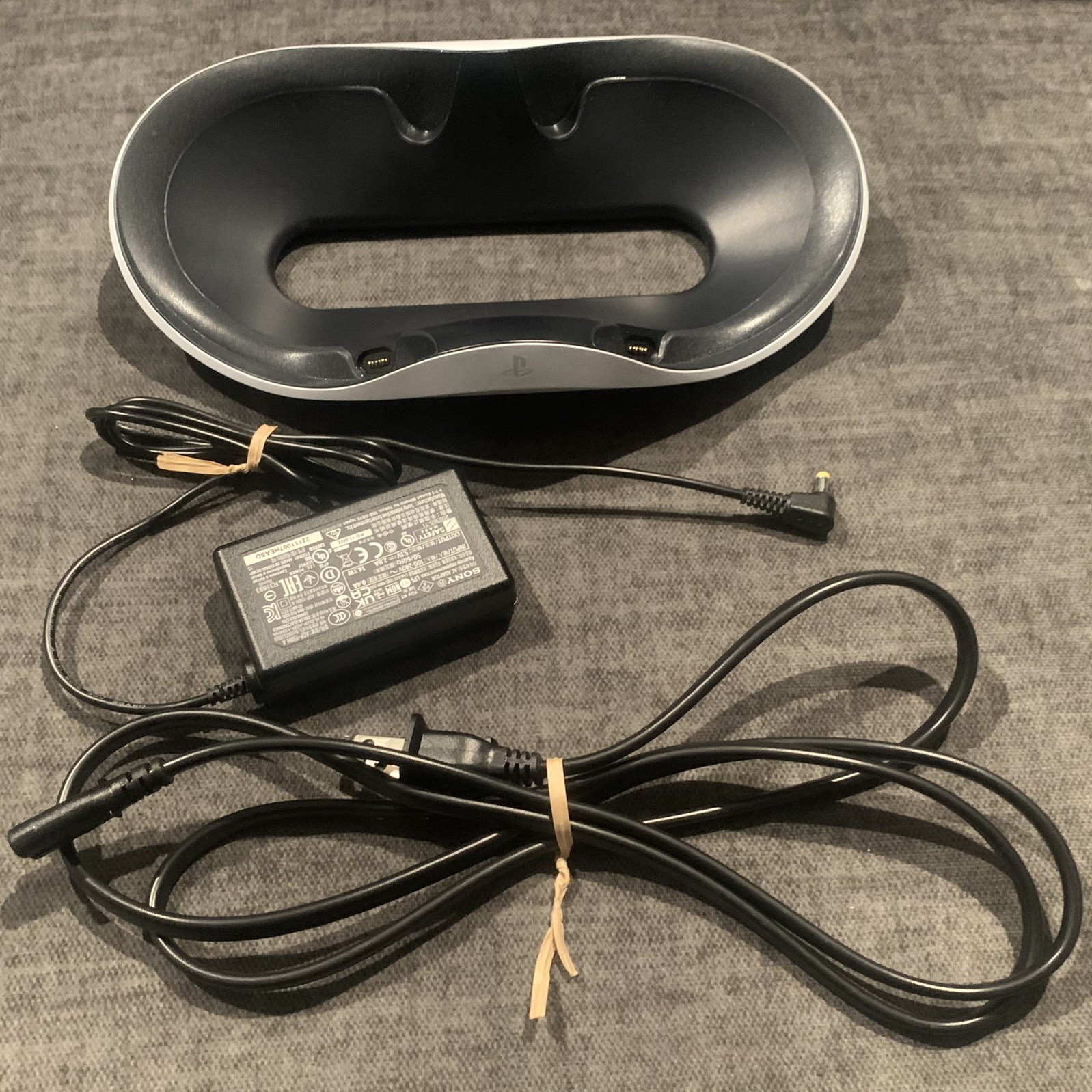 Sony PlayStation 5 PSVR2 Bundle w/ Official Charging Dock, Great Condition