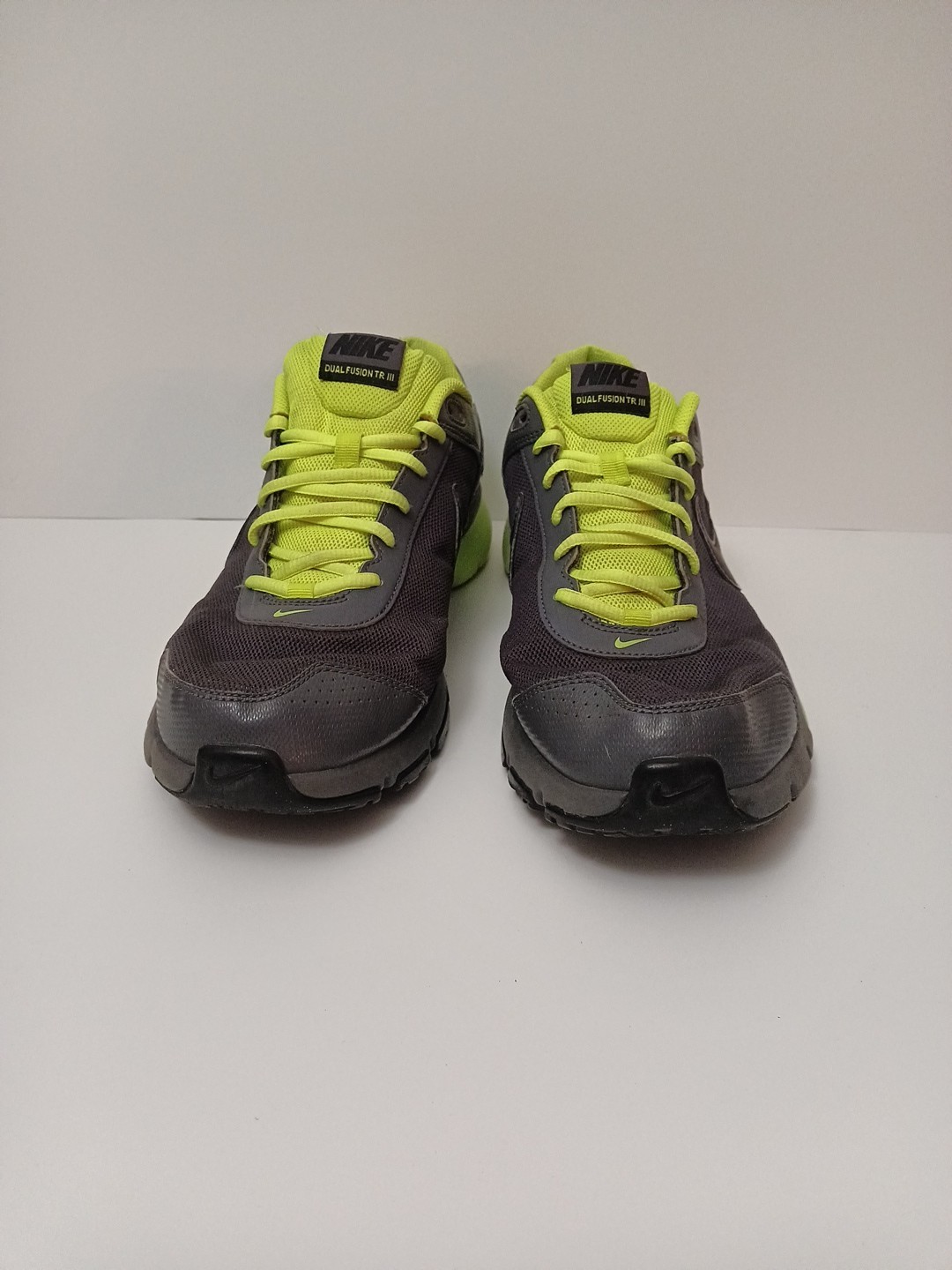 Nike Men's Size 9 Dual Fusion TR III Gray Neon Athletic Running Shoes 512109-003