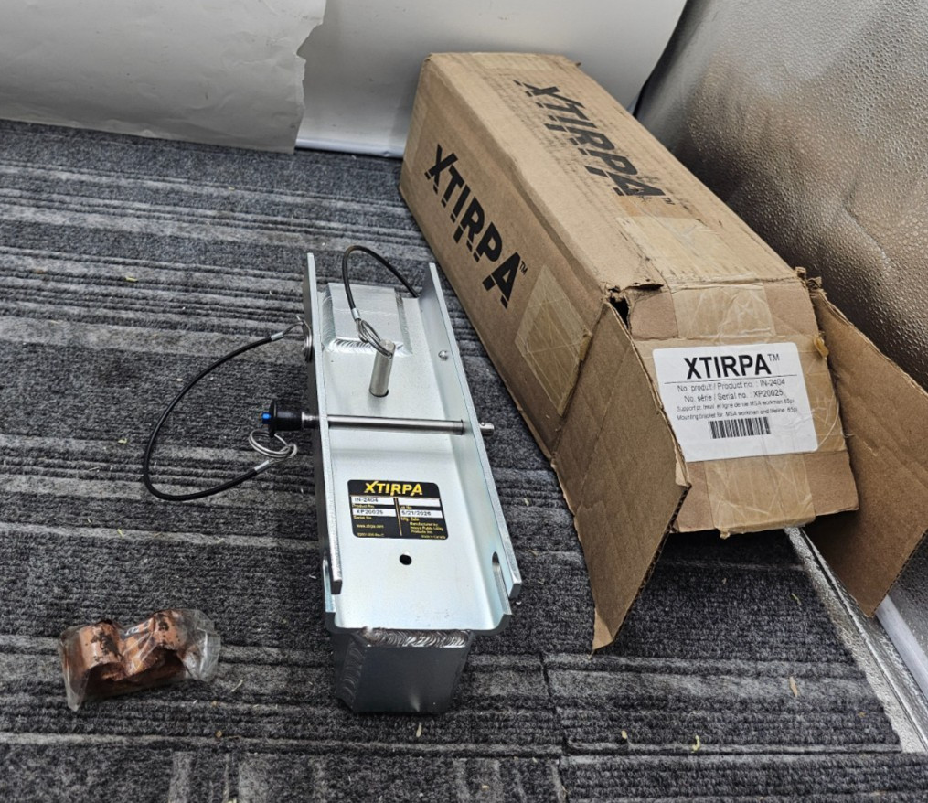Xtirpa IN-2404 Mounting Bracket for Workman Rescuer and Winch