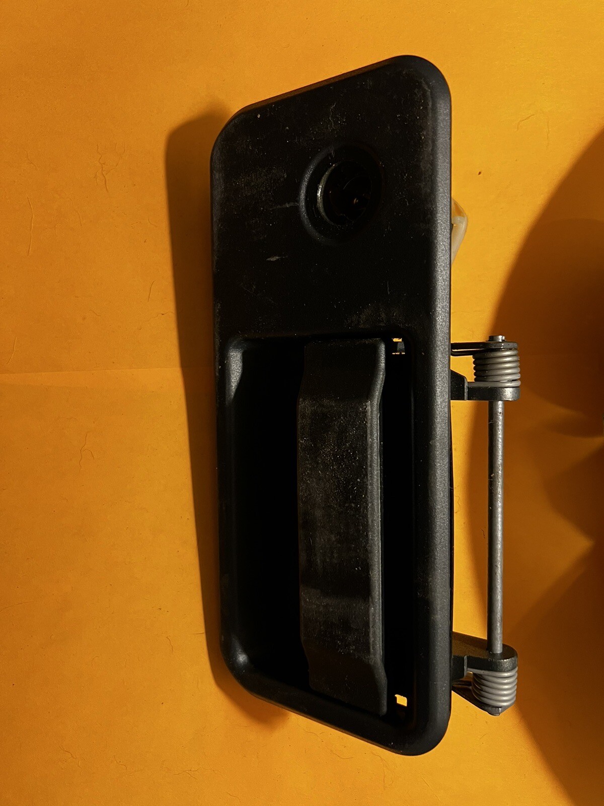 20398466 GENUINE VOLVO OEM  LH EXT DOOR HANDLE