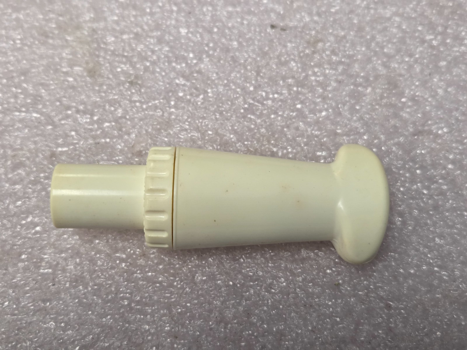 '1 PIECE' - PN# PS50GWT - SUPERCON - SOCKET PLUG - WHITE