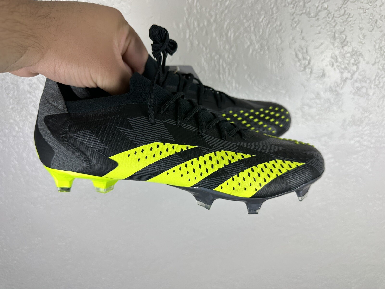 adidas Predator Accuracy.1 Low INJ Firm Ground Soccer Cleats IG0782 Men Sz 9 NEW