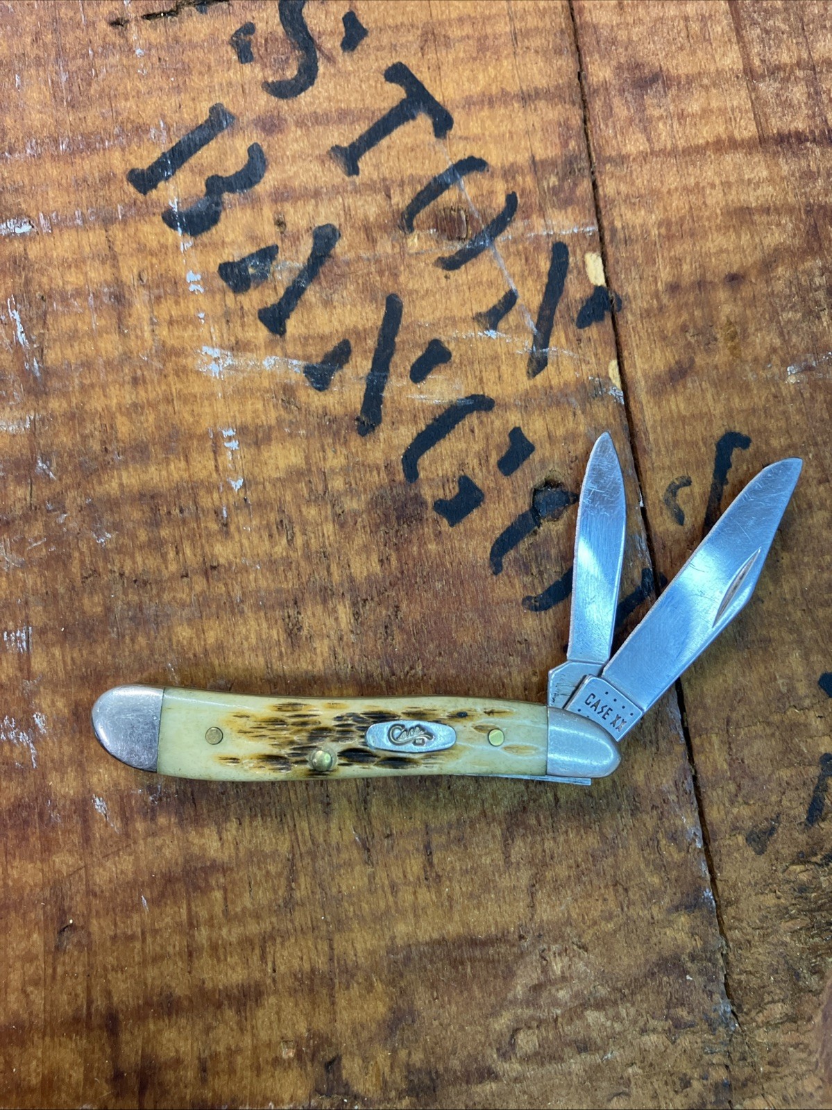 2021 Case XX 6220 SS Amber Bone Peanut Pocket Knife