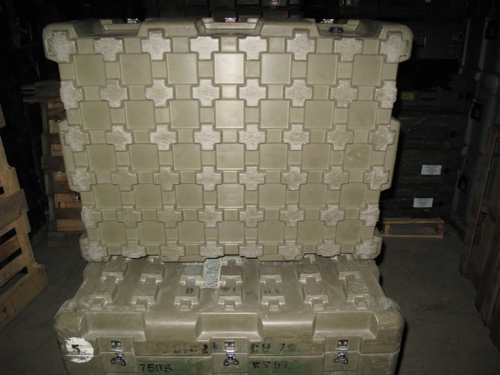 ECS Loadmaster Roto Molded Plastic Hard Case 34x25x17 Hard Equipment