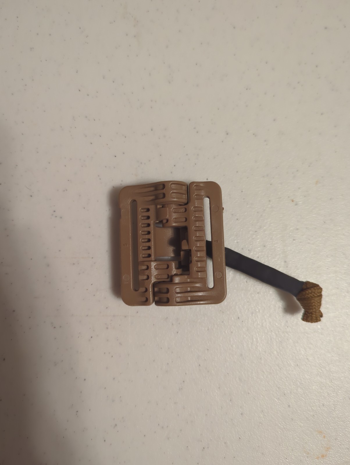Brand New Single (1) Coyote Plate Carrier Shoulder Strap Quick Release