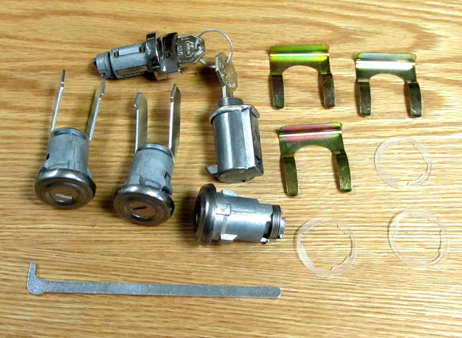 1955 1956 1957 CHEVY LOCK SET  Same Key for doors, trunk, ignition & glove box