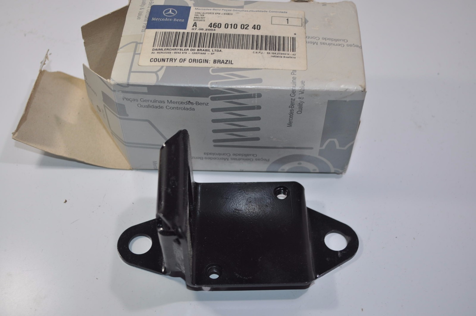 NEW Mercedes-Benz Detroit Diesel Pressure Control Valve Bracket A4600100240