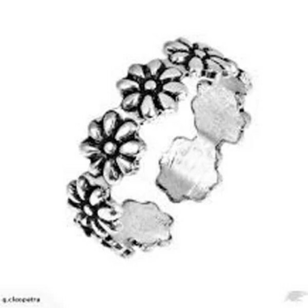 Silver Toe Ring or Mid Ring - Linked Daisy Flowers