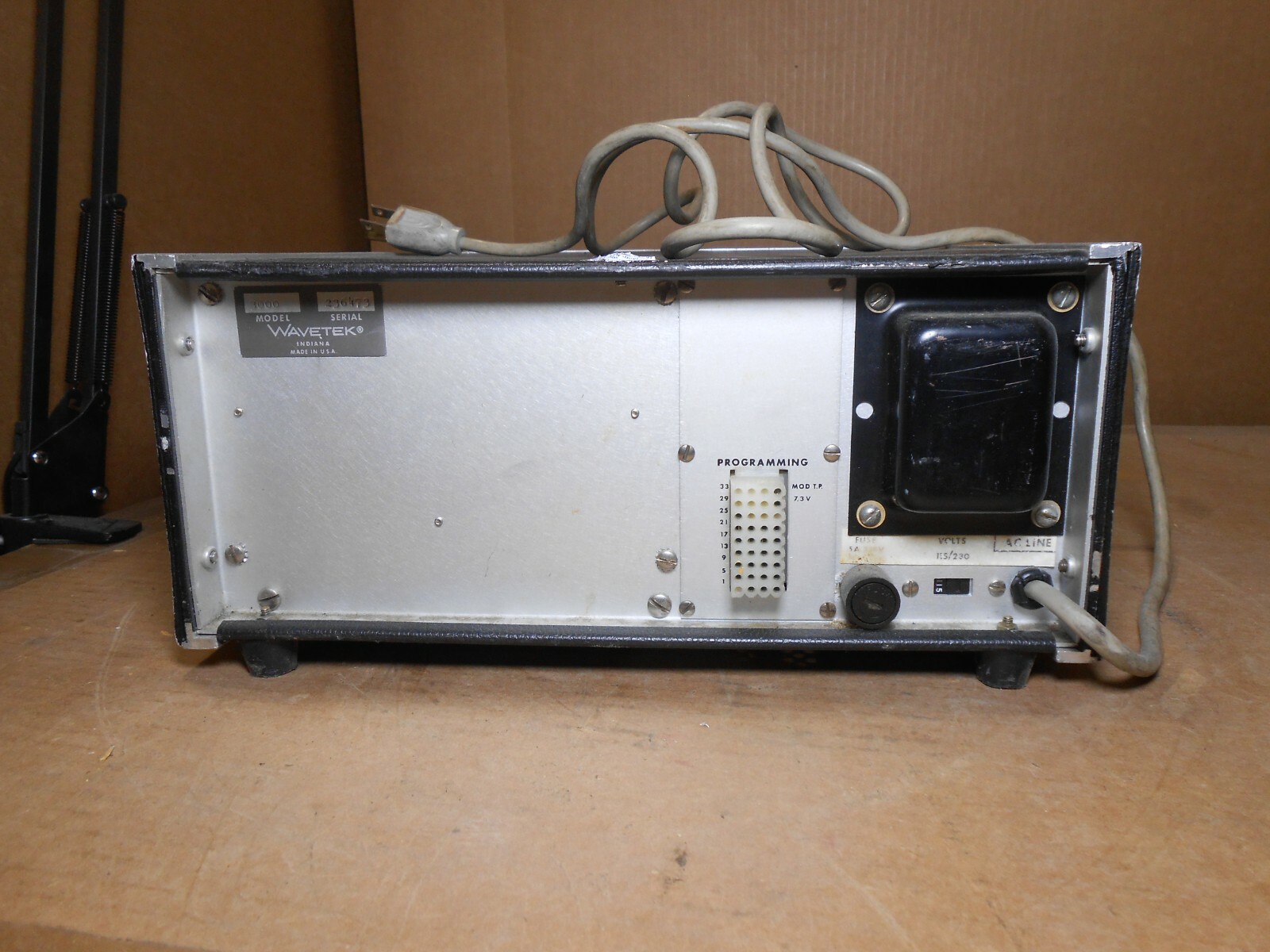 WAVETEK MODEL 3000 SIGNAL GENERATOR
