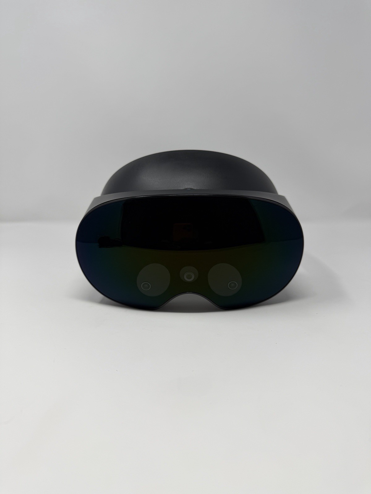 Meta Quest Pro VR 256 GB Headset Only & Charging Dock Good Condition