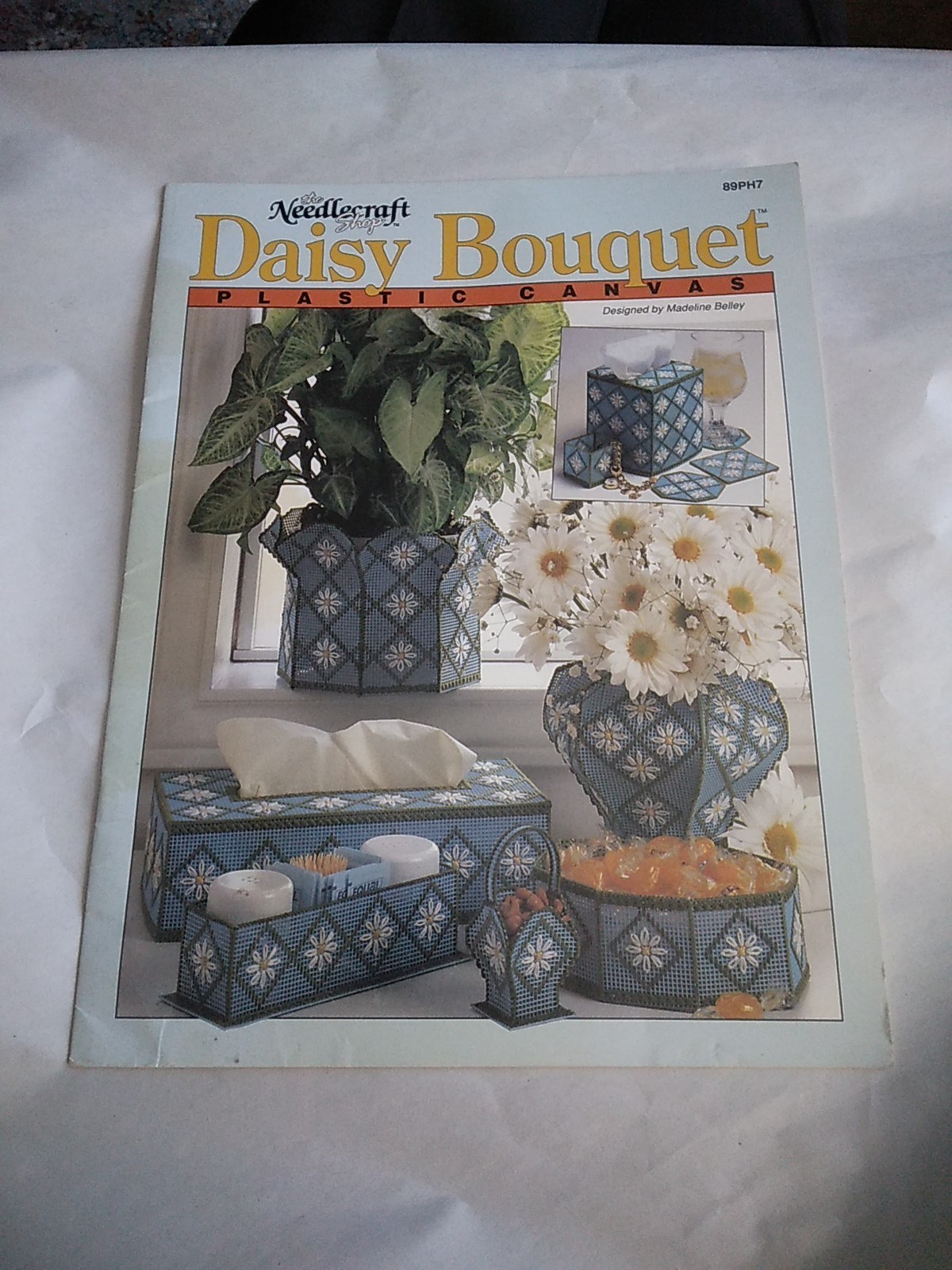Daisy Bouquet Plastic Canvas Pattern Booklet 89Ph7 Tissue Box Planter Basket