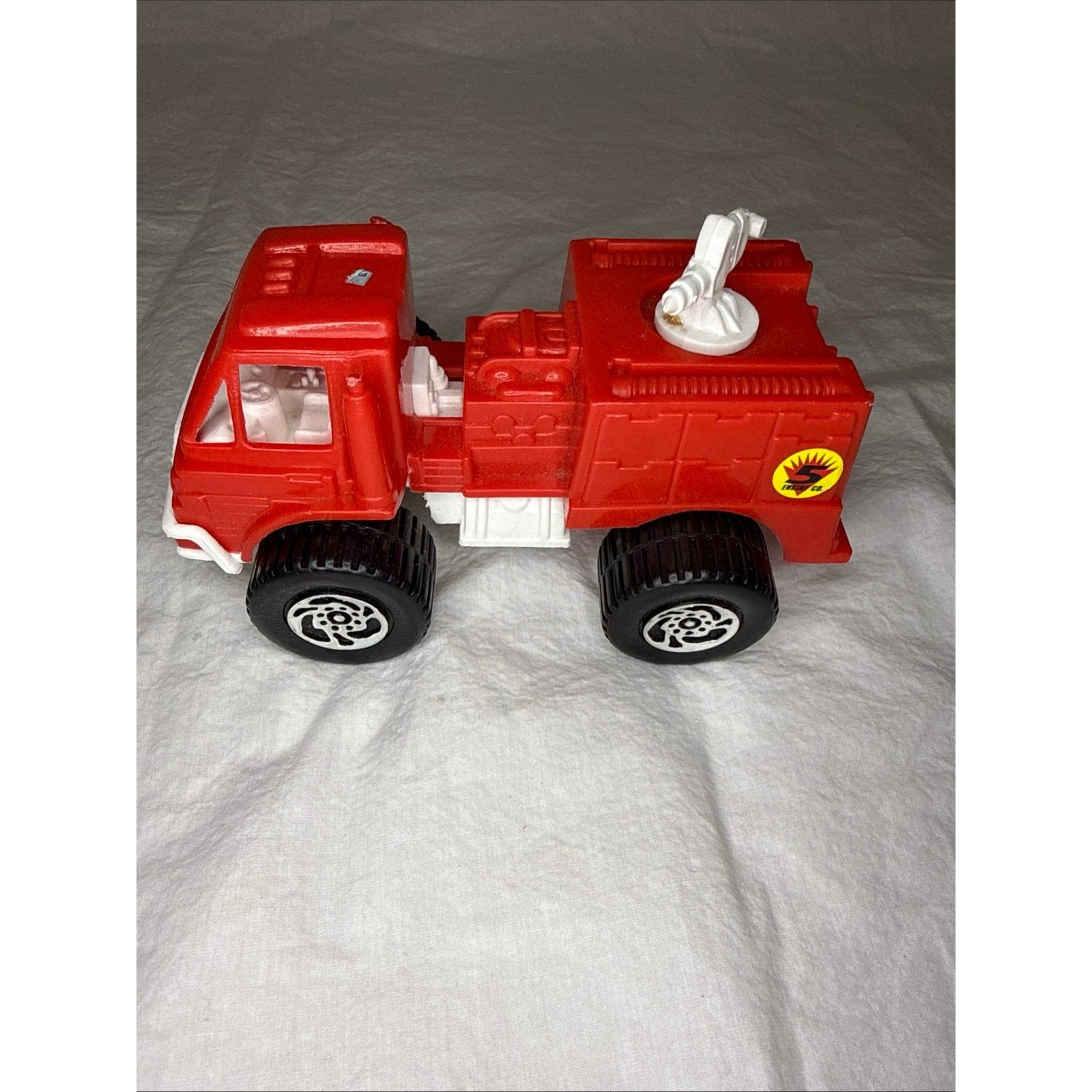 Tootsietoy Firetruck Engine Co 5 Red Truck 7 Inch Long Used Toy Vehicle