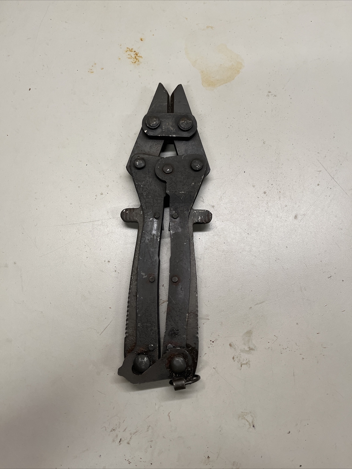 POST WW2 BRITISH MILITARY FOLDING HANDLE WIRE CUTTERS