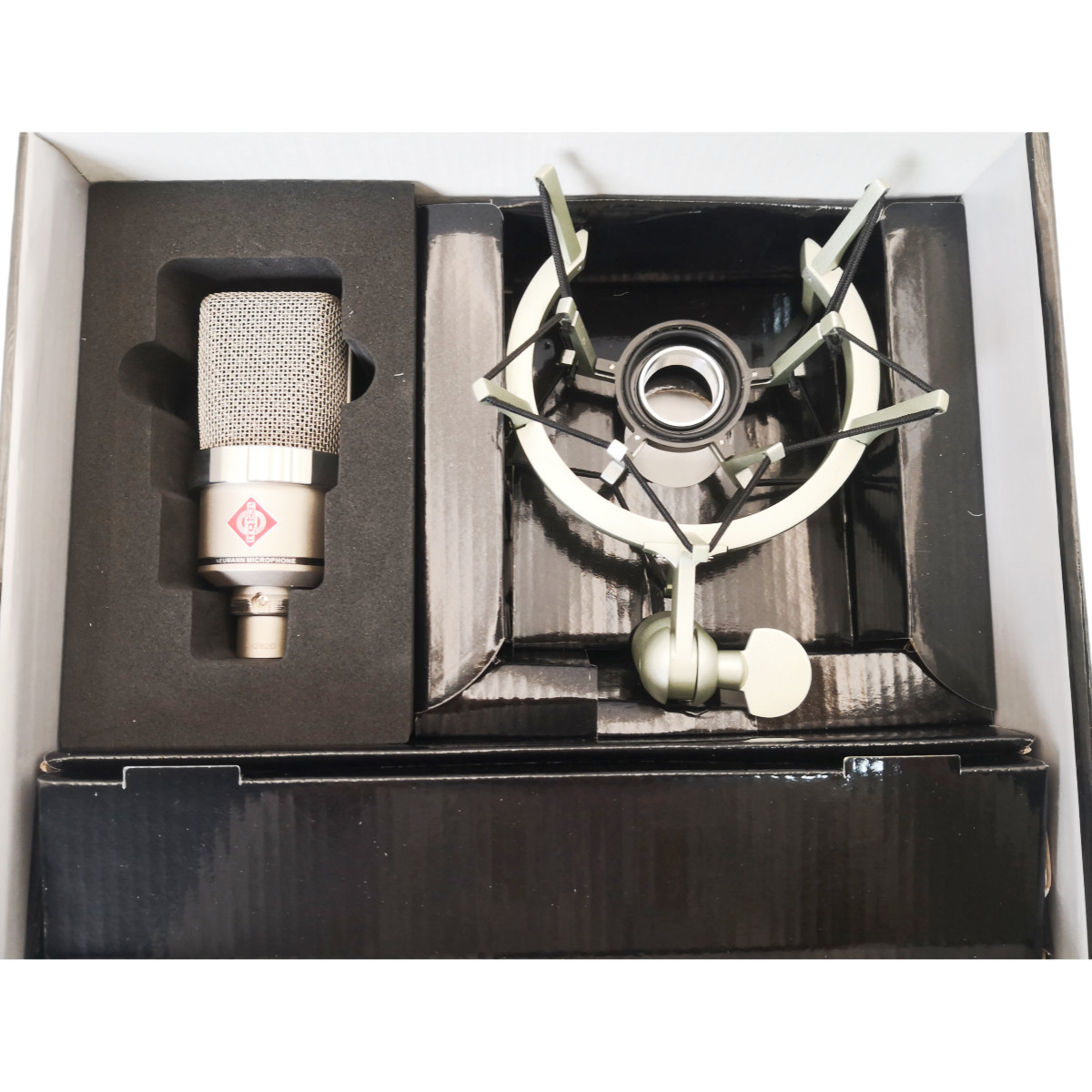 Neumann  TLM 102Large Diaphragm Condenser Microphone Studio US Set w/ Shockmount