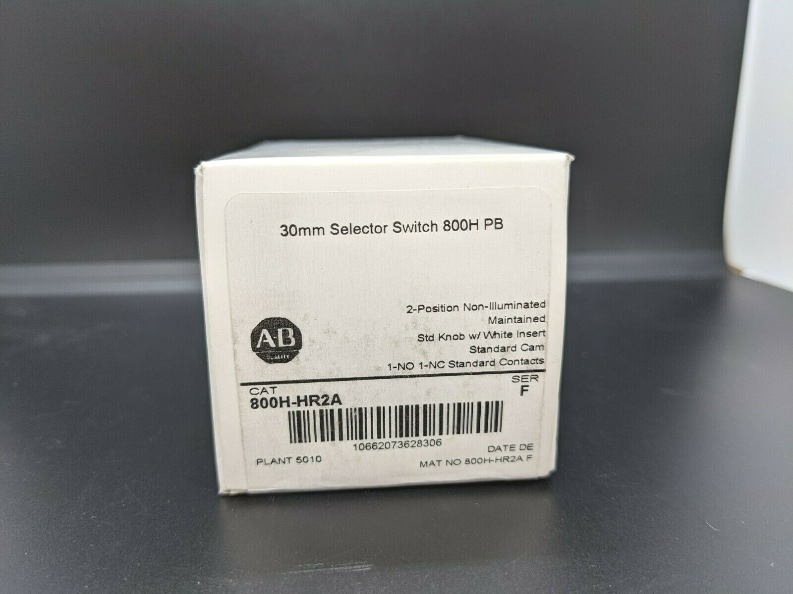 Allen Bradley 800H-HR2A 30.5mm  2 Pos Sel. Switch-Non-Illum White 1NO-1NC