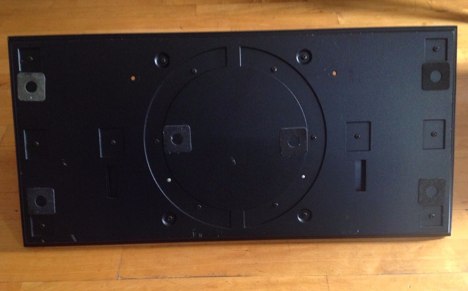 HITACHI LCD SILVER TV BASE STAND MODEL 32HDL51 WITH 4 SCREWS Included