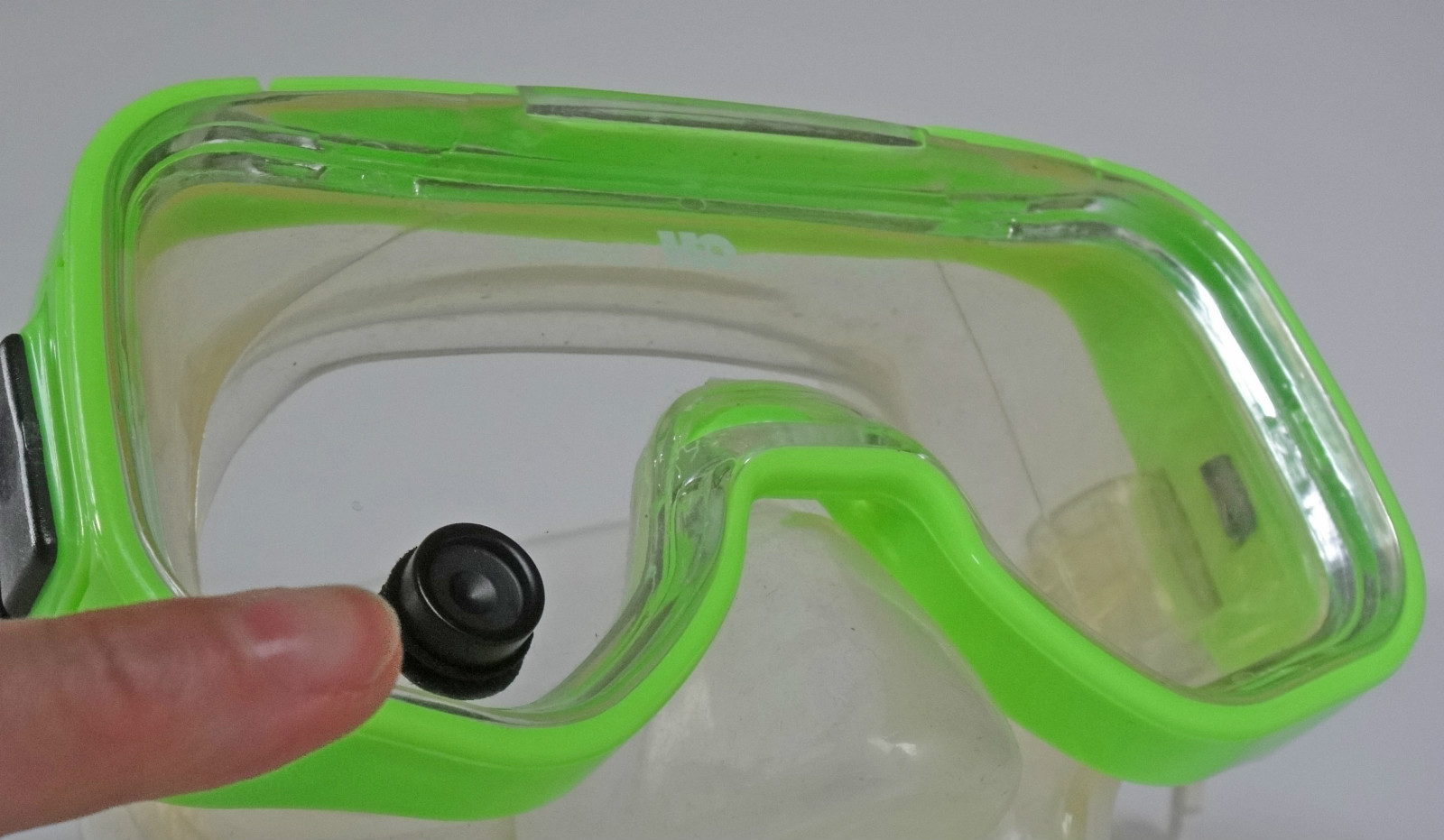 Wide-i Scuba Diving Mask FOG WIPER (Mask NOT included)