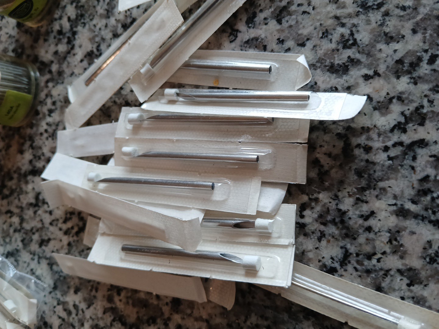 Lot Multiple gauge body Piercing Needles Look!! 100s!!