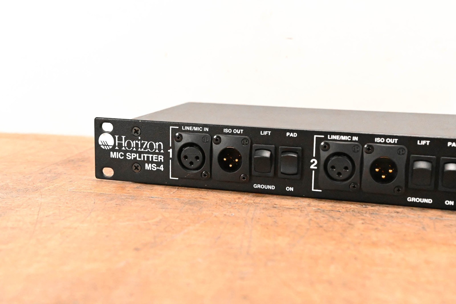 Horizon MS-4 4-Channel Rackmount Mic Splitter CG01S8V