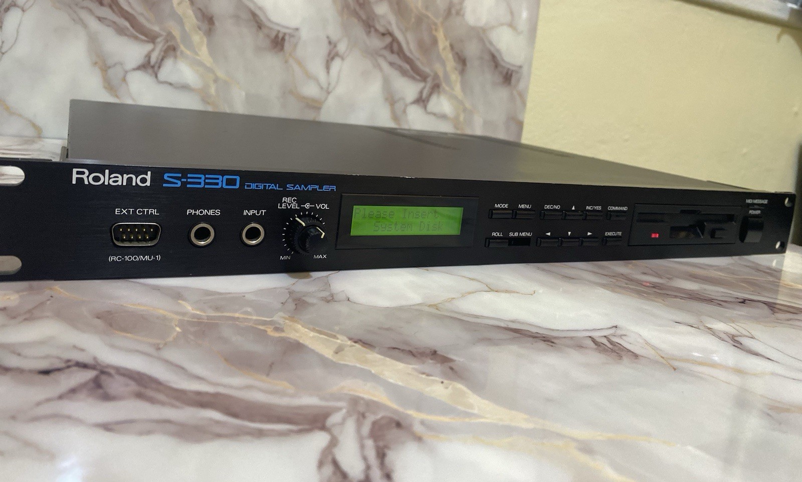 Vintage Roland S-330 DIGITAL SAMPLER Rack Mount Sampler Tested Working **READ**